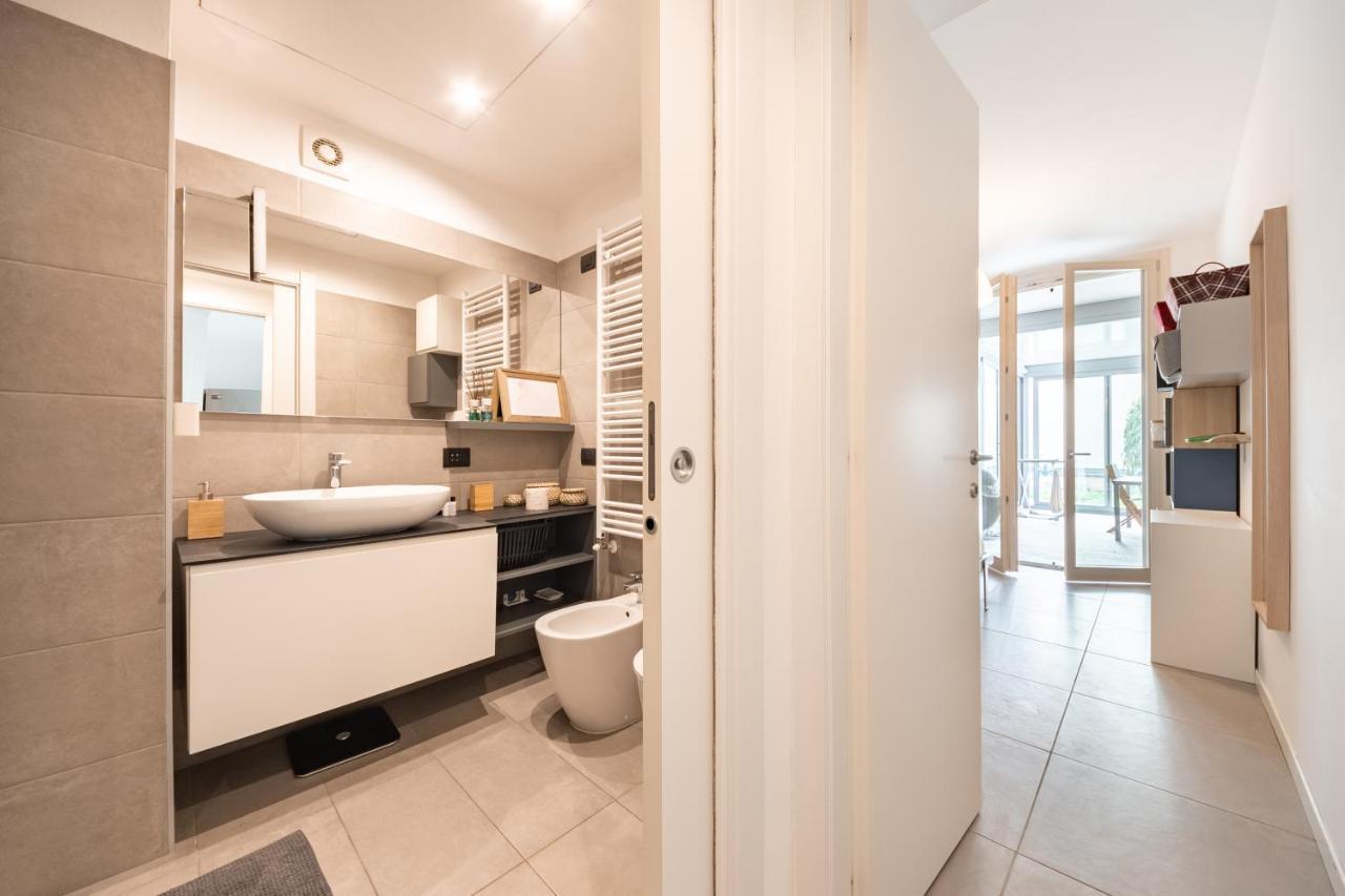Renovated Apt With Garden & Veranda! มิลาน ภายนอก รูปภาพ